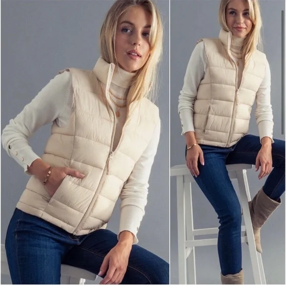 Gorgeous women’s lightweight puffer fall winter vest convertible carrying case - Picture 2 of 6